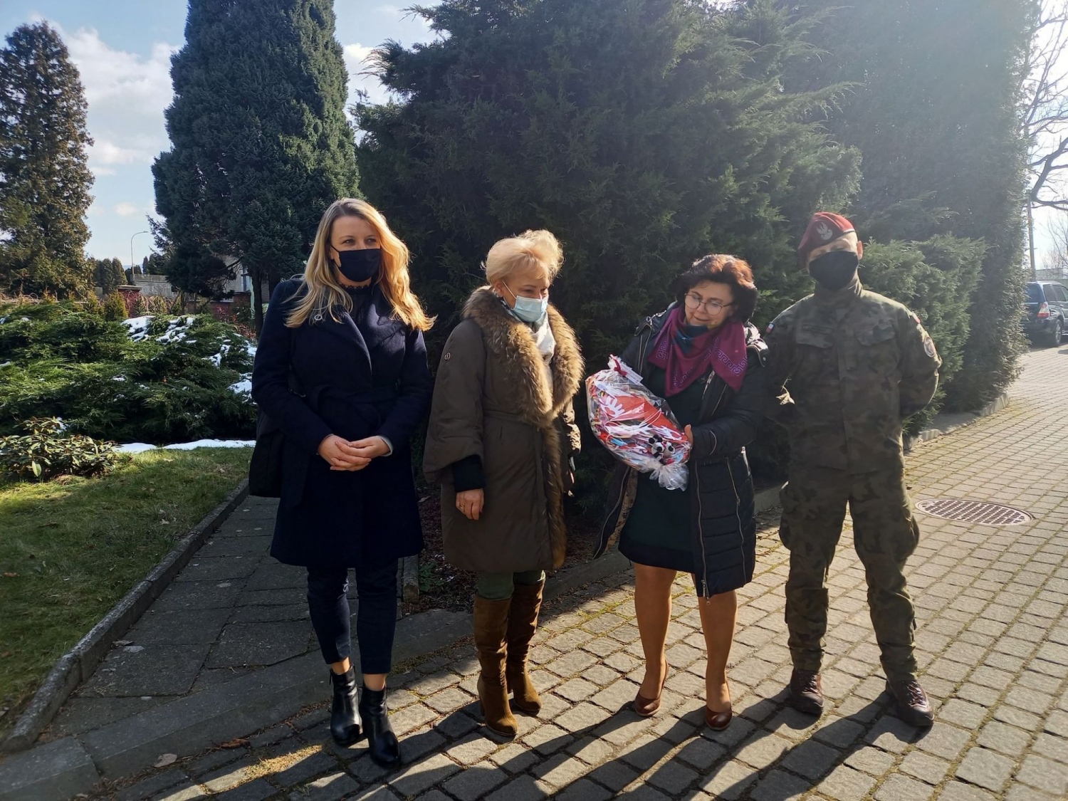 foto:WSPIERANIE PRZEZ PRZYTULANIE