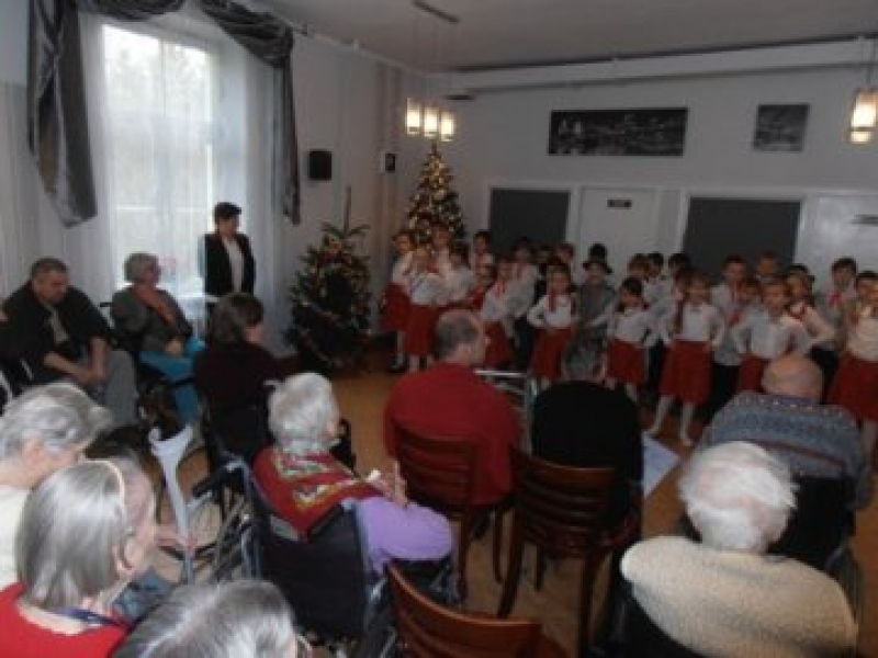 foto: Odwiedziny uczniów z Dwujęzycznej Szkoły Podstawowej im. Kopalińskiego
