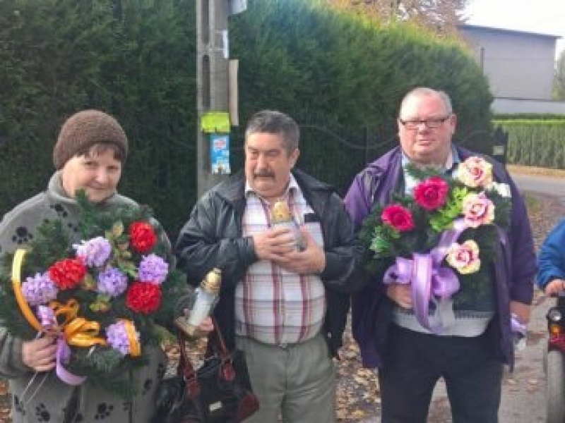 foto: WYJAZD NA CMENTARZE