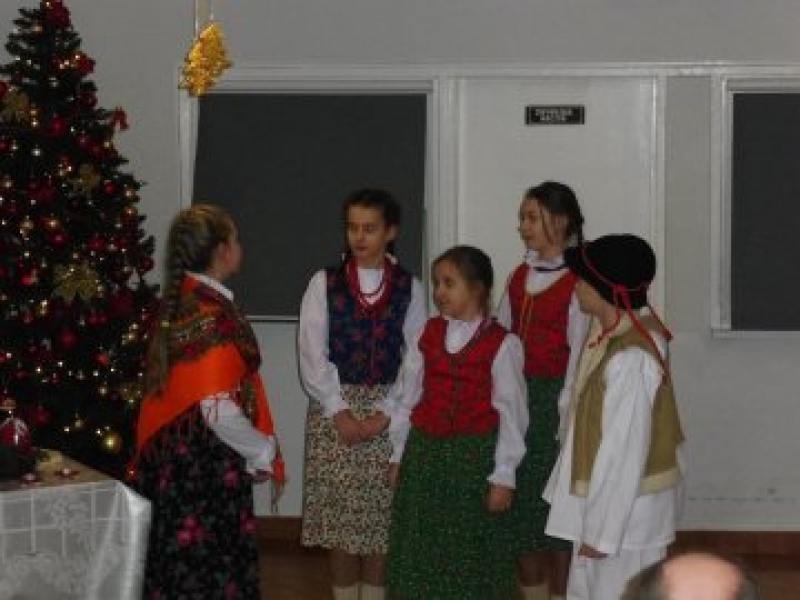 foto: JASEŁKA W WYKONANIU DZIECI ZE SZKOŁY W TRZEBINI
